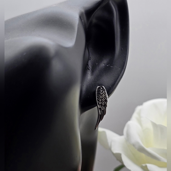 ❤️ ETERNAL WINGS STERLING SILVER EARRINGS - Picture 3 of 9